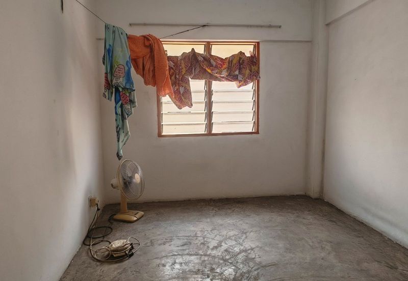 Flat Taman Plentong Utama