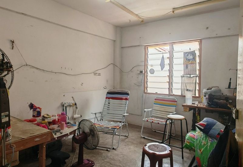 Flat Taman Plentong Utama