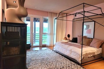 Emerald Bay @ Puteri harbour