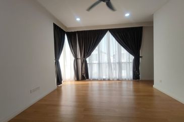 Emerald Bay @ Puteri harbour