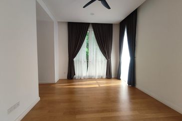 Emerald Bay @ Puteri harbour