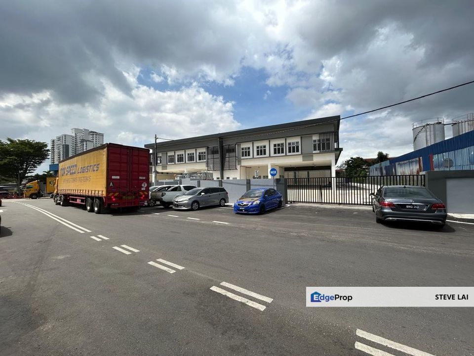 Desa Plentong/ Semi D Factory/ For Rent, Johor, Plentong