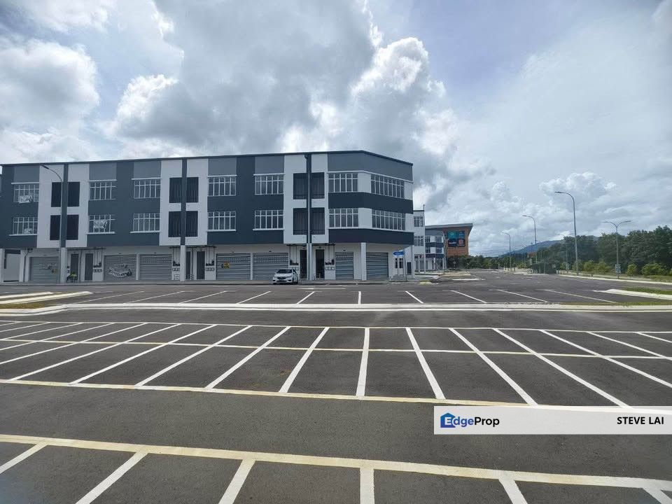 Vervocity/ End Lot Shop/ For Rent, Johor, Kulai