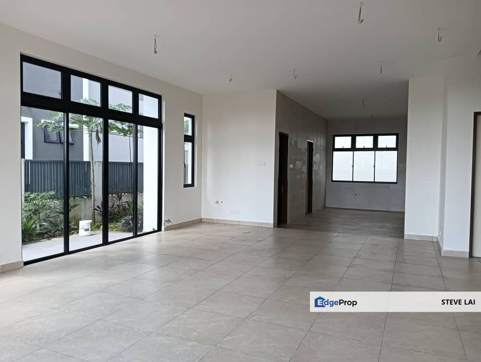 Nusa Sentral/ Semi D House/ For Sale, Johor, 