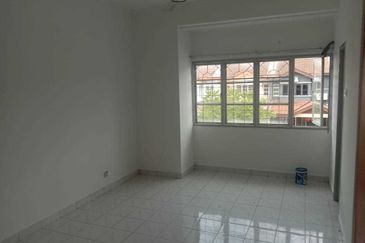 Jalan Putra Prima 4/10