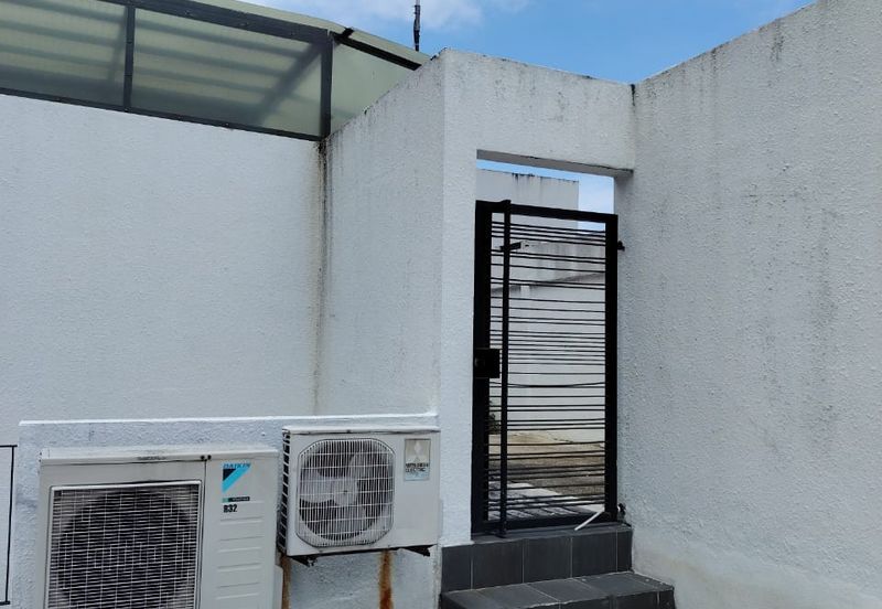 Centrio SoHo @ Pantai Hillpark