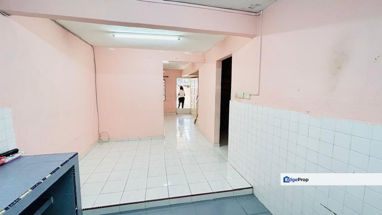 Taman Sri Muda SEKSYEN 25 2STY BASIC UNIT GOOD FOR RENT NOW , Selangor, Shah Alam