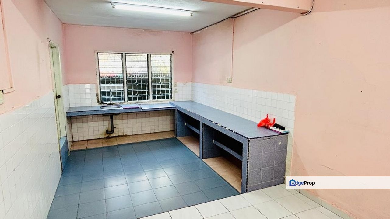 Taman Sri Muda SEKSYEN 25 2STY BASIC UNIT GOOD FOR RENT NOW , Selangor, Shah Alam