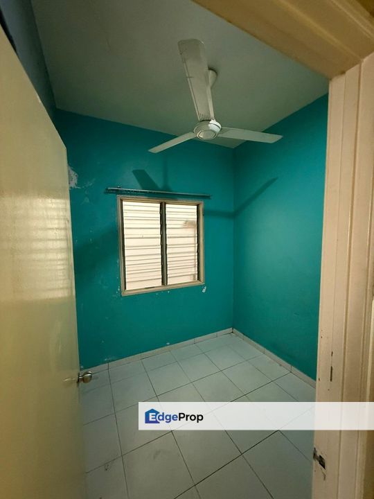 The Lake Residence , PUCHONG GROUND FLOOR UNIT GOOD BASIC COME VIEW IT, Selangor, Puchong