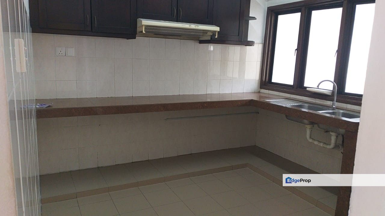 Bandar Sri Damansara, PETALING, SELANGOR 2STY BASIC UNIT 22X75 4R3B GOOD UNIT , Selangor, Bandar Sri Damansara
