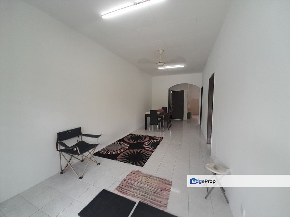 LEP 7 Taman Lestari Putra Seri Kembangan 1sty partly furnished good unit , Selangor, Seri Kembangan
