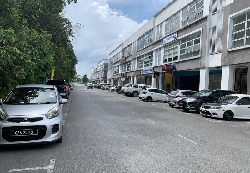 D’ Public square Batu Kawa for sale 