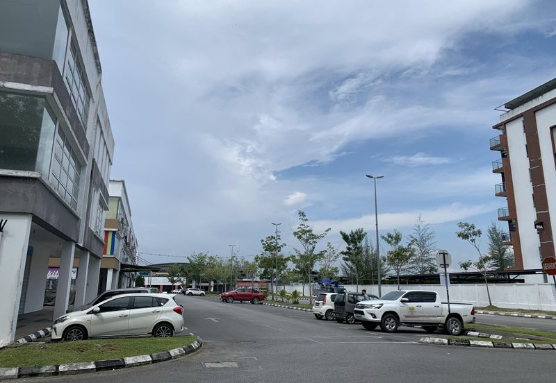 D’ Public square Batu Kawa for sale 