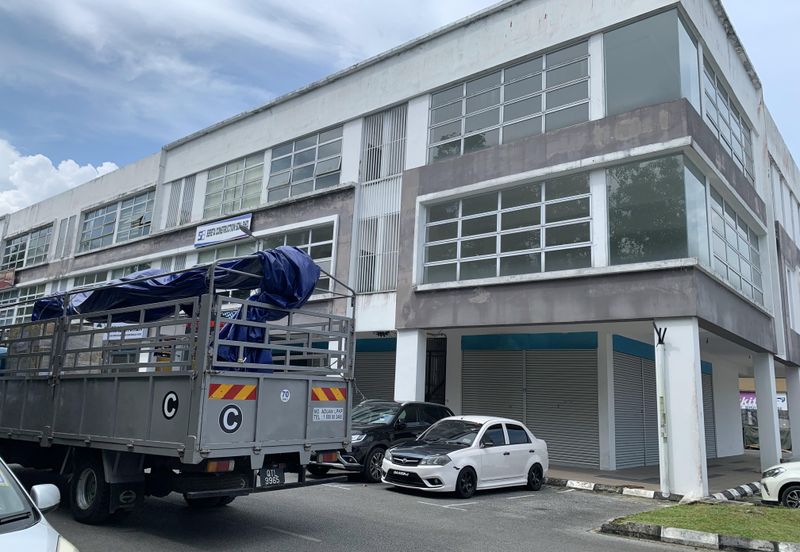 D’ Public square Batu Kawa for sale 