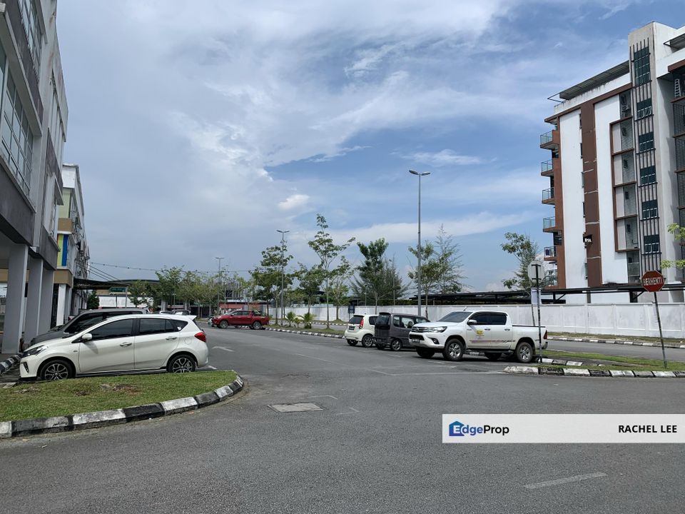 D’ Public square Batu Kawa for sale , Sarawak, Kuching