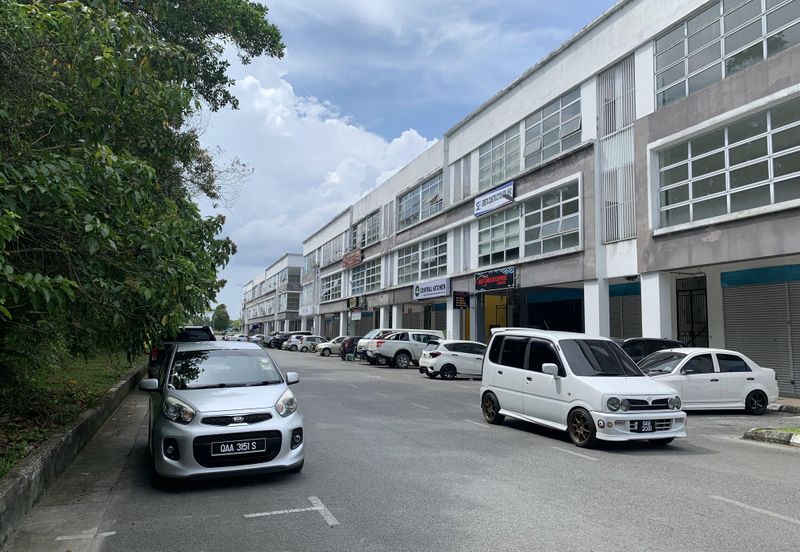 D’ Public square Batu Kawa for sale 