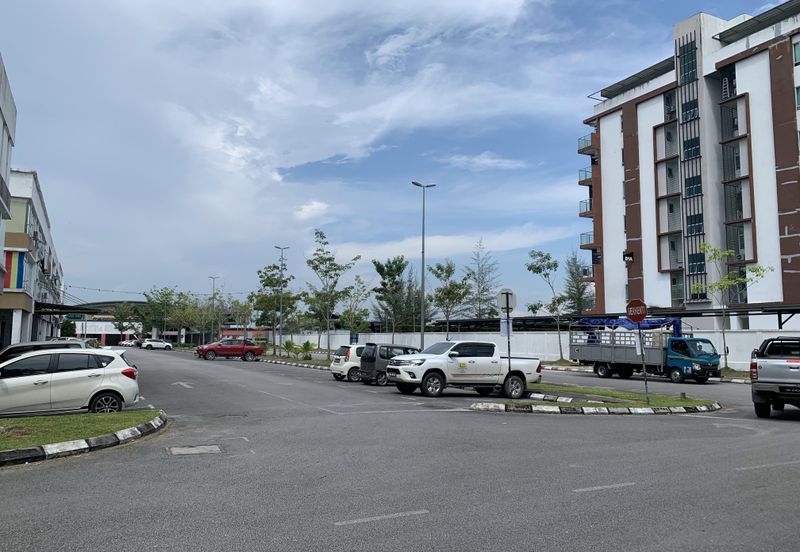 D’ Public square Batu Kawa for sale 