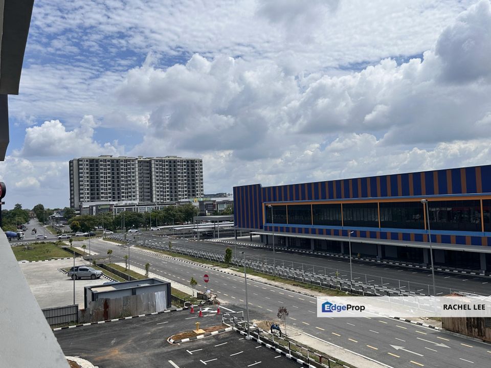 Abbertton Avenue, Pines Square , Sarawak, Kuching