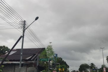 ROADSIDE LAND FOR SALE AT JALAN MATANG, GITA 