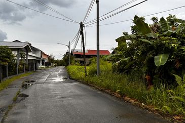 ROADSIDE LAND FOR SALE AT JALAN MATANG, GITA 