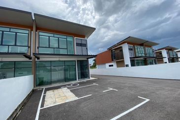 Eco park Light Industrial semi- detached for sale 