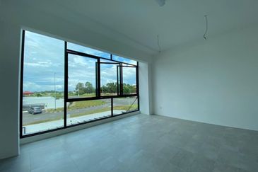 Eco park Light Industrial semi- detached for sale 