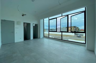 Eco park Light Industrial semi- detached for sale 