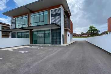 Eco park Light Industrial semi- detached for sale 