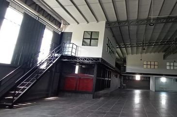 WAREHOUSE 6 STY BANDAR TUN RAZAK , BANDAR TUN RAZA