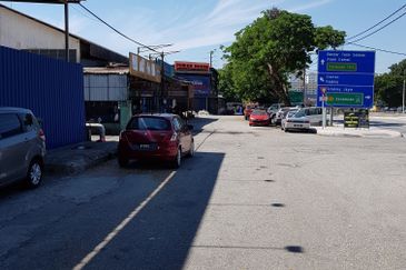 CORNER FACTORY BANDAR TUN RAZAK, TAMAN MIDAH, DESA TUN RAZAK