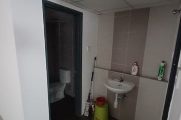 Prima Biz Hub, Taman Tasik Prima