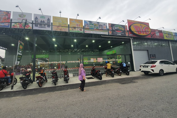 CORNER FACTORY BANDAR TUN RAZAK, TAMAN MIDAH, DESA TUN RAZAK