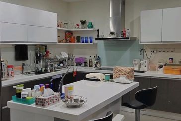 3 storey Semi D, Bandar Sg Long For Sale