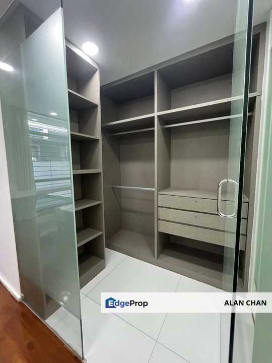 3 STOREY BUNGALOW HOUSE WITH LIFT 三层独立式大屋出租, THE ROYALE, TAMAN SEGAR PERDANA, 43200 CHERAS, SELANGOR., Selangor, Cheras