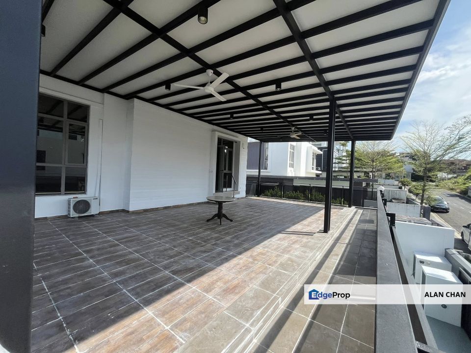 3 STOREY BUNGALOW HOUSE WITH LIFT 三层独立式大屋出租, THE ROYALE, TAMAN SEGAR PERDANA, 43200 CHERAS, SELANGOR., Selangor, Cheras