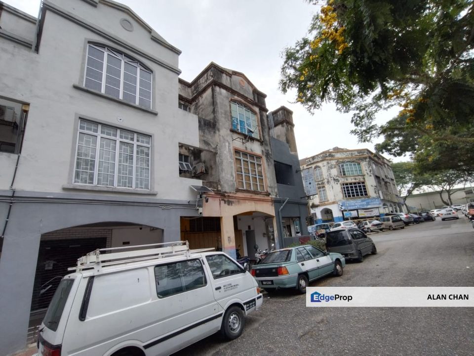 FOR SALE – 2ND FLOOR OFFICE LOT 📍 Taman Bukit Cheras, Kuala Lumpur, Cheras