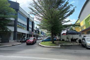 D Square @ Bandar Damai Perdana