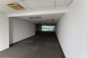 SKY PARK ONE CITY OFFICE LEVEL 6 FOR RENT