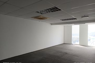 SKY PARK ONE CITY OFFICE LEVEL 6 FOR RENT