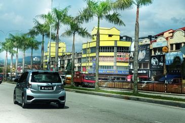 2nd Floor Corner unit office for rent at Damai Perdana, Cheras 