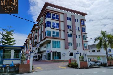 Pusat Perniagaan D'Kebun