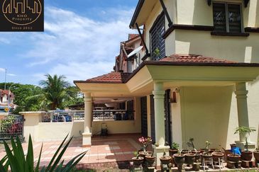 Double storey house Bukit Subang 