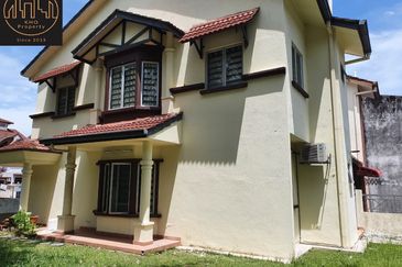Double storey house Bukit Subang 
