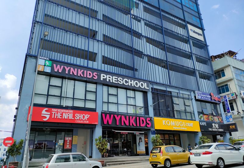 Walking distance to Lrt station 