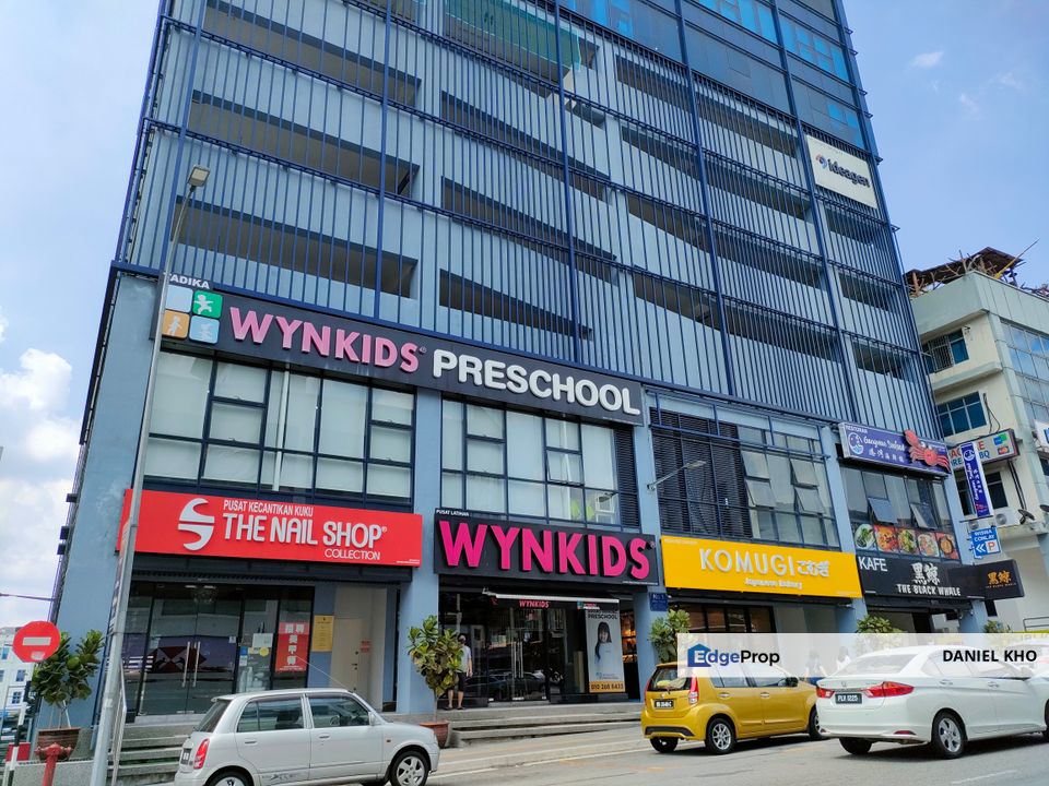 Walking distance to Lrt station , Selangor, USJ