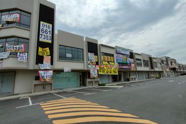 Triana @ Tropicana Amans