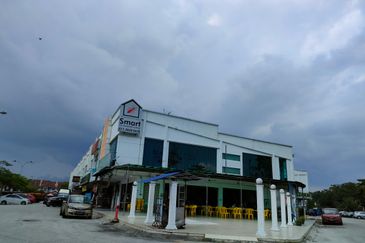 Taman Teluk Gedung Indah