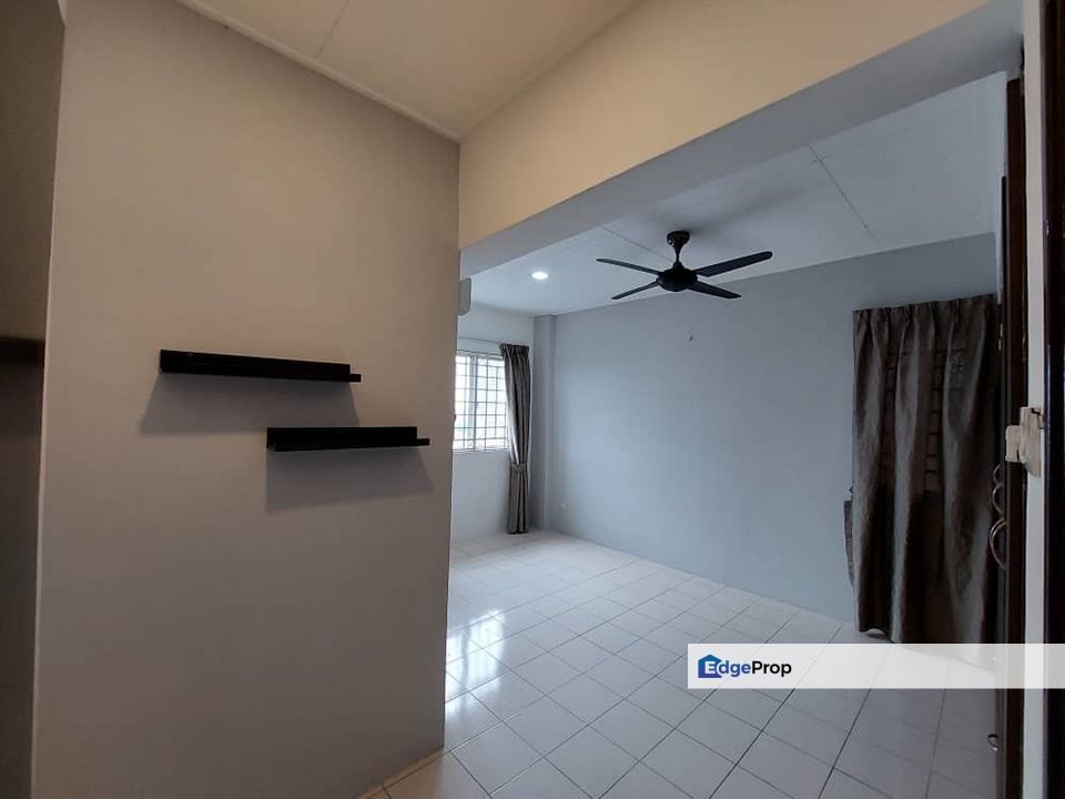 short walk to Centro Mall Klang, Selangor, Klang