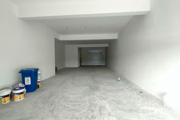 Triana @ Tropicana Amans