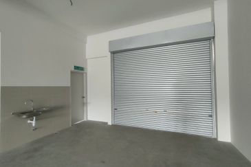 Triana @ Tropicana Amans